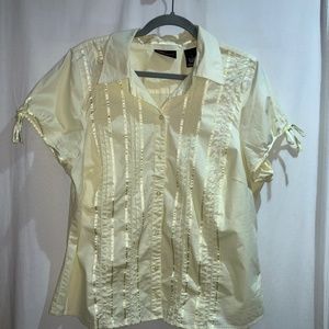 Torrid button front blouse  Sz 2 (2X) collar puff sleeve satin ribbon trim
